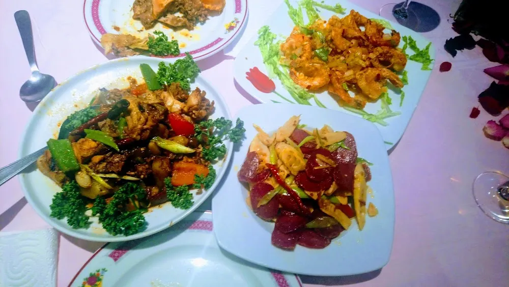 大盘鸡 椒盐虾 笋尖炒腊肠